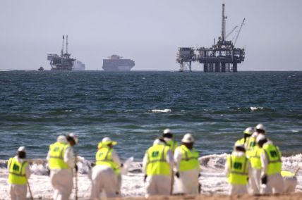 Amid Oil Spill, Californians Return To Local Beaches