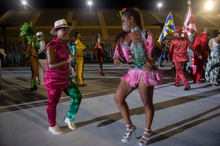 Brazil Carnival 2022: Thousands took to Streets of Roo De Janeiro Defying Ban on Festive Celebrations