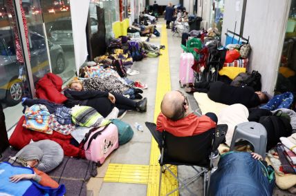 U.S. Increased Number of Ukrainian Refugees Allowed Entry With U.S.-Mexico Border Expecting More People to Come