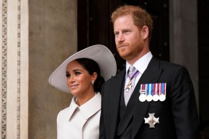 Queen Elizabeth Jubilee 2022: Prince Harry, Meghan Markle Get Boos and Cheers, 5 Military Members Faint