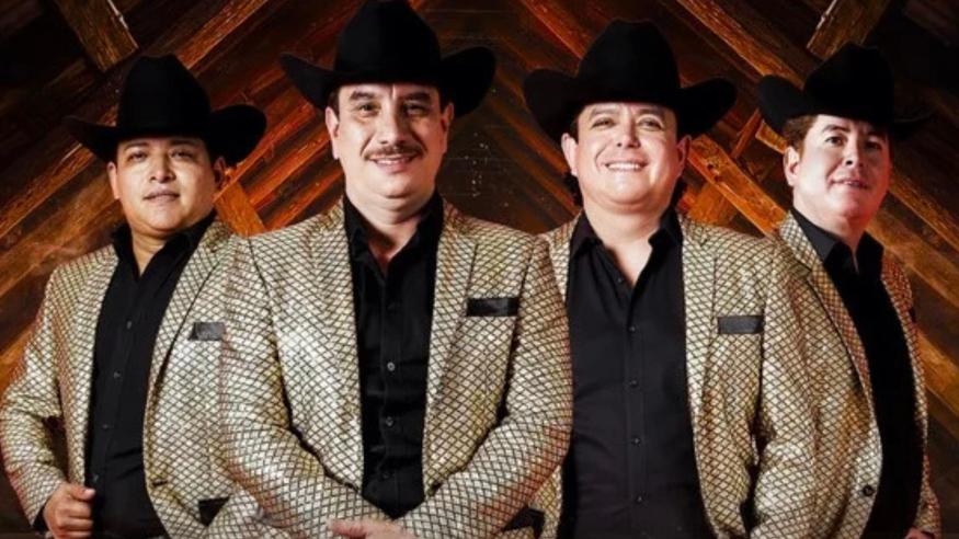 Los Alegres del Barranco lose visa and more legal problems